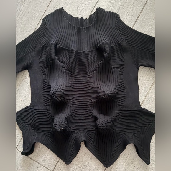 NWOT Issey Miyake Black LINKAGE Top - Size JP2 / US OS - Picture 3 of 6